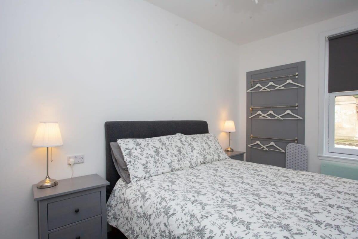 Newly Renovated City Apartment グラスゴー エクステリア 写真